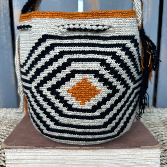 Wayuu Tribe Pom Pom Mini Chila Crossbody Bag NWT - Picture 6 of 12